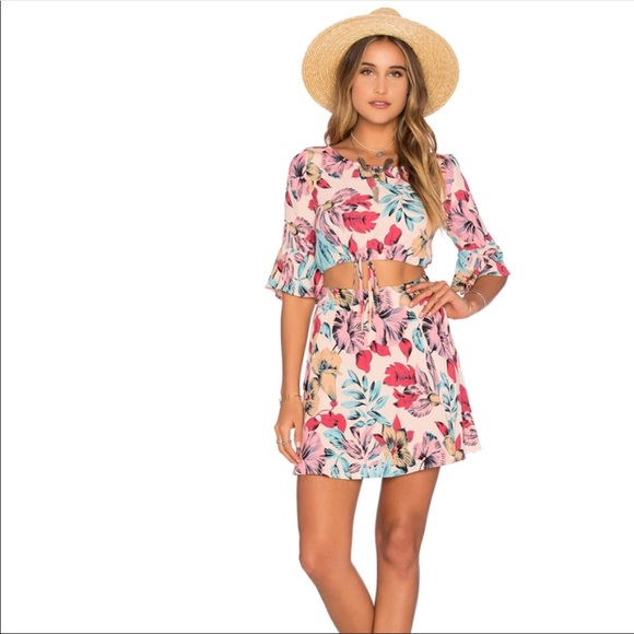 For love and lemons floral mini skirt - Picture 2 of 3